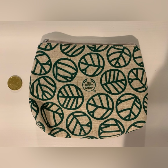 The Body Shop Cotton/Linen Blend Makeup/Travel Bag - Picture 4 of 12